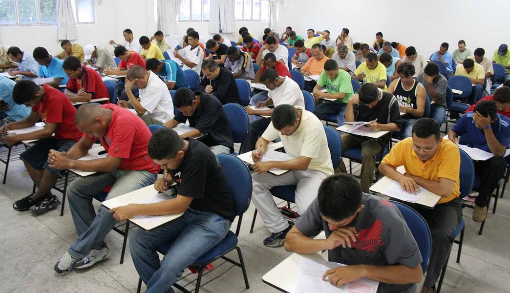 Deso abre concurso para 382 vagas com salário de até R$ 3,2 mil