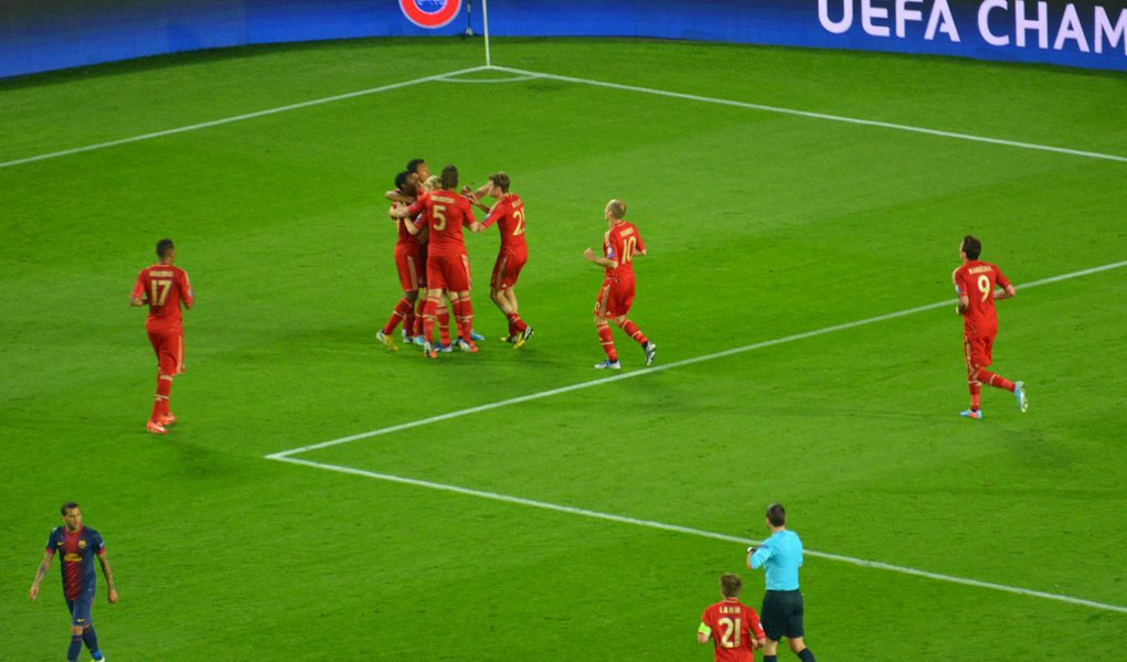 Bayern humilha Barcelona e chega à final da Liga