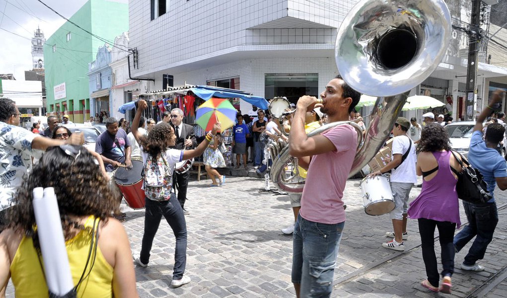 Intervenções artísticas surpreendem recifenses