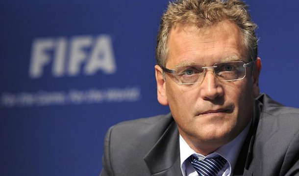 Jérôme 'chute no traseiro' Valcke merece perdão?