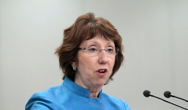 UE pede calma à Turquia após derrubada de avião pela Síria