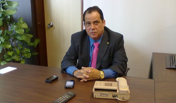  Deputado tucano diz que, se pudesse, visitaria Carlinhos Cachoeira na cadeia