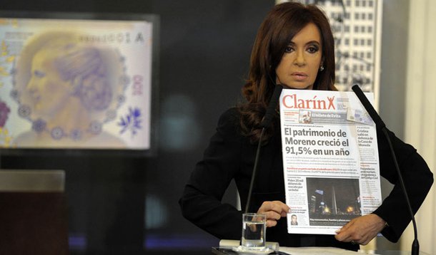 Argentina quer libertar os jornalistas de seus patrões. Folha condena