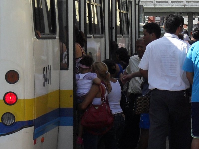 Licitação do transporte público só depois de reembolsar empresas 