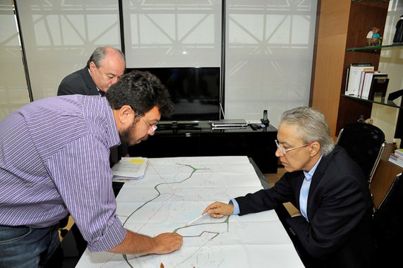 Déda encaminha reforma do Batistão e construção do Hospital do Câncer
