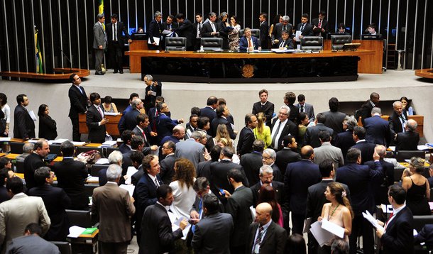 Câmara aprova isenção do ISS para Fifa na Copa