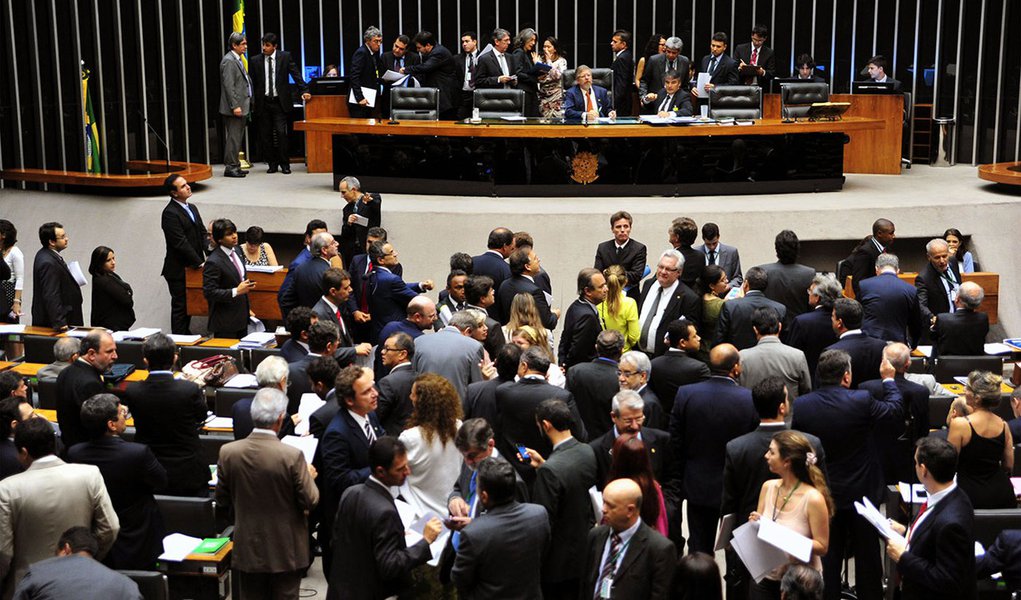 Câmara aprova isenção do ISS para Fifa na Copa