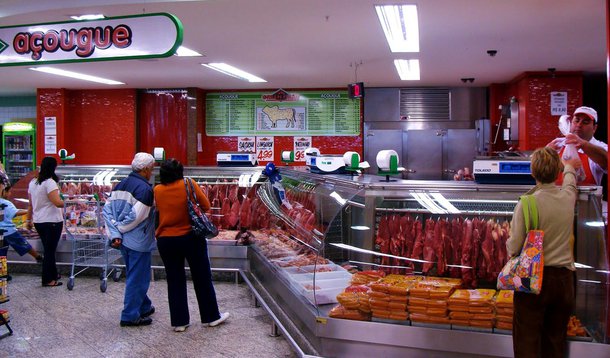 A carne se tornou alimento proibitivo na mesa dos trabalhadores