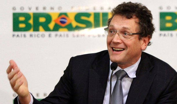 Após polêmica, Fifa cancela viagem de Valcke ao Brasil