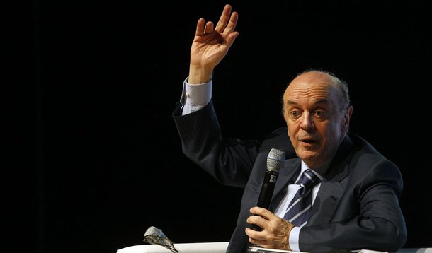 Serra critica condução da economia por Lula e Dilma