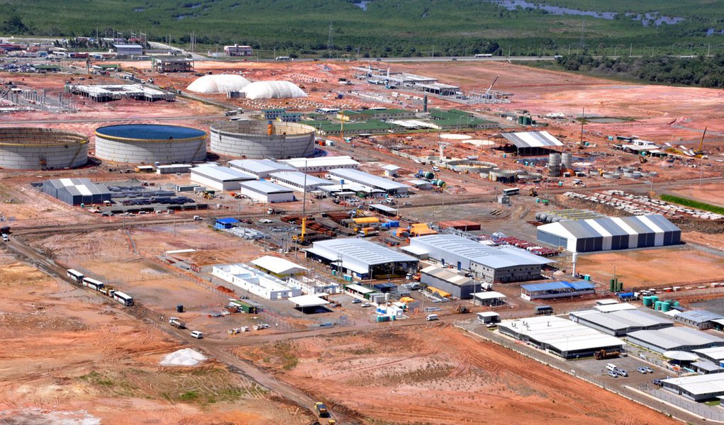 Paralisação na refinaria e na petroquímica em Suape