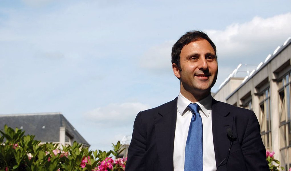 Brasileiro é eleito deputado na França