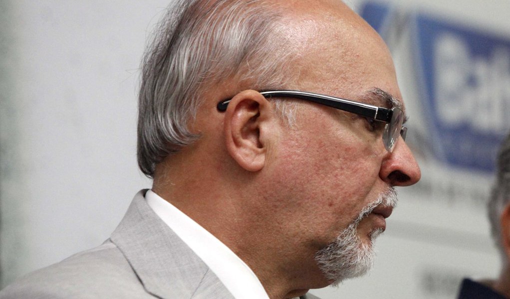 Negromonte chora e se diz vítima de preconceito