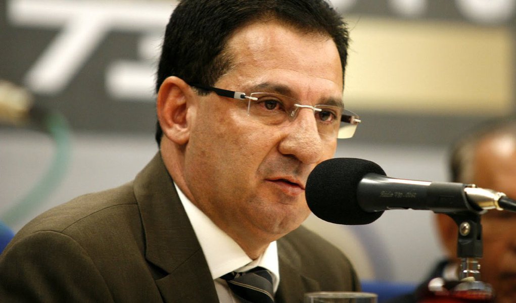 Vanderlan deixa o PMDB. Sai contrariado com Iris