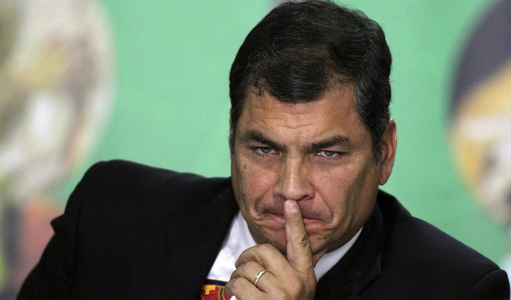 "É preciso ver se Assange corre risco de morte", diz Correa