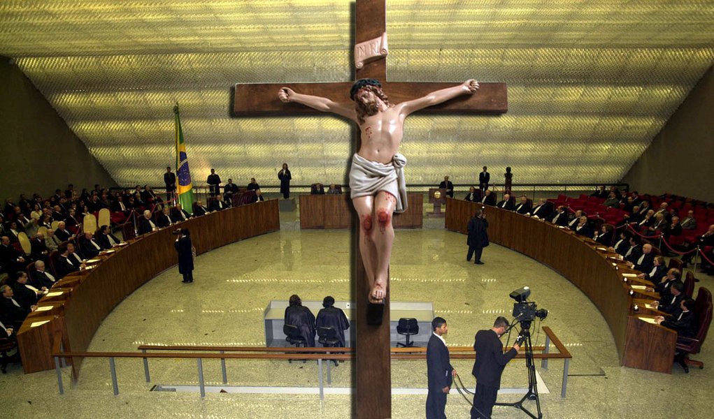 Justiça proíbe crucifixos em órgãos públicos gaúchos