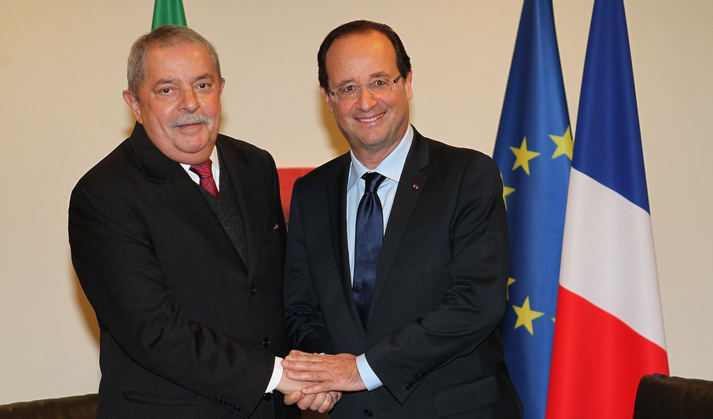 Hollande e Lula apostam em crescimento contra a crise