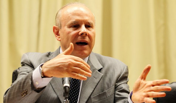 Mantega promete crescimento maior em 2012