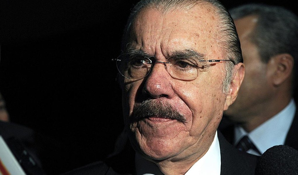 Sarney: crítica do secretário da Fifa foi "intromissão grosseira"