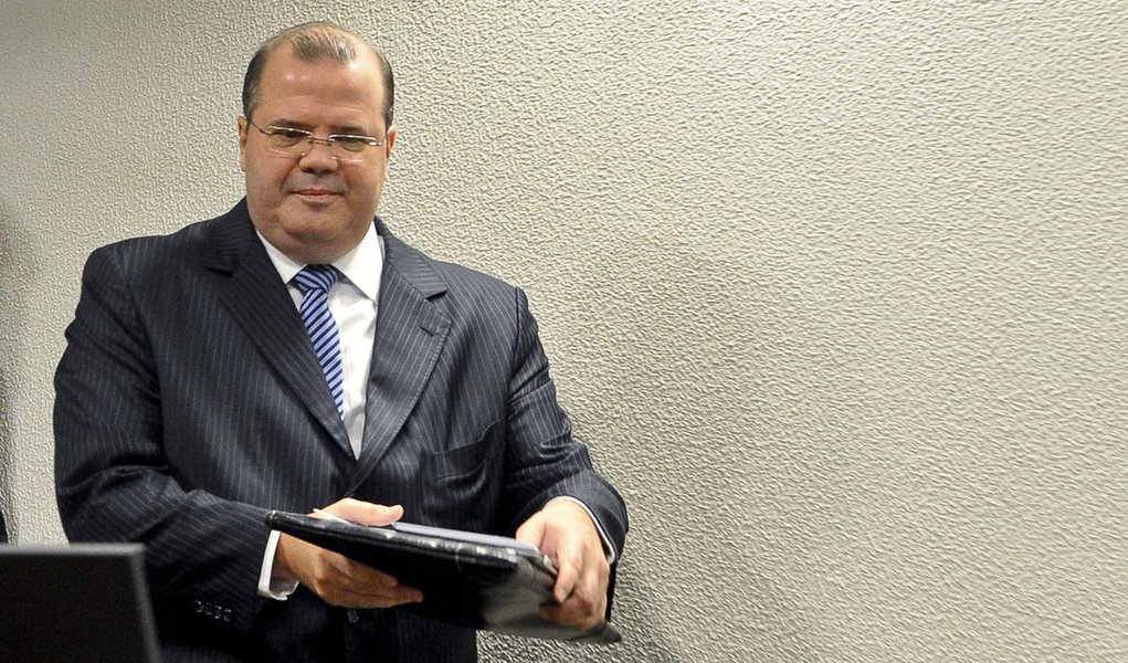 Tombini prevê crescimento de 4% já no 2º semestre