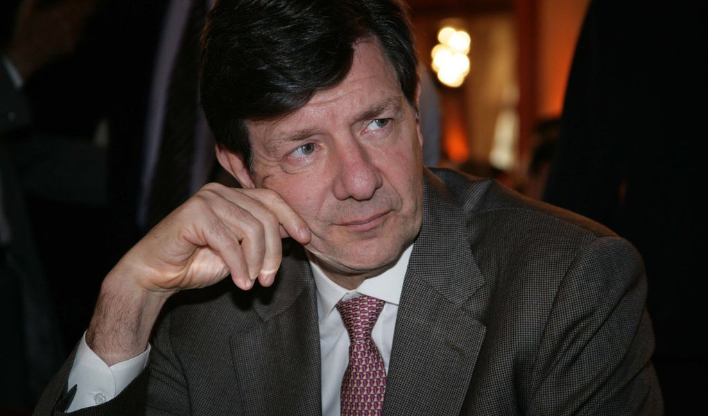 Lucro do Itaú cai 13,4% e frustra mercado