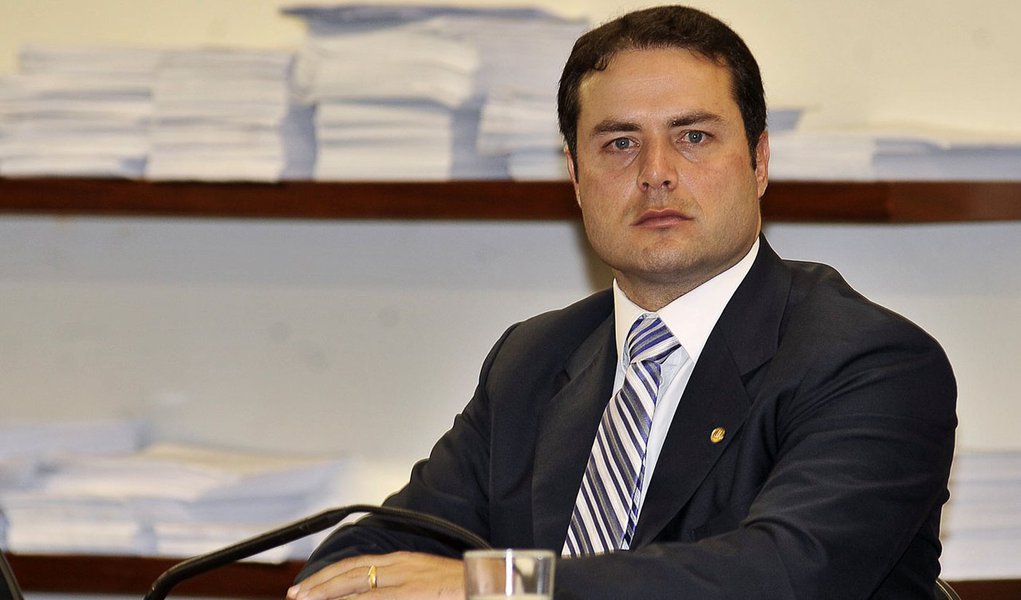 Relator de Lei da Copa vê ação 'inadmissível' de Valcke