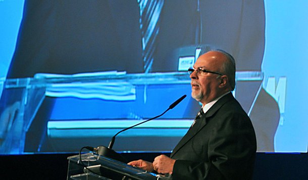 Negromonte admite que assessor mandou refazer parecer