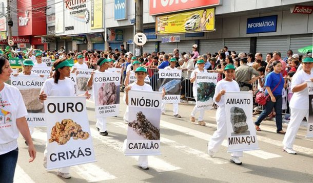 Desfile cívico celebra os 79 anos de Goiânia