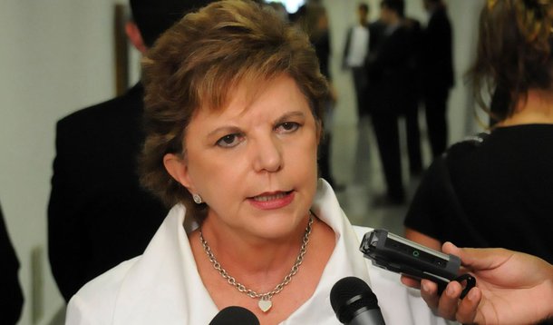 Lúcia Vânia critica infraestrutura de Dilma