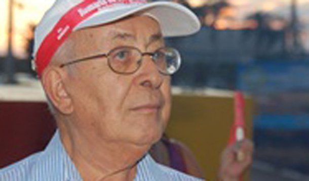 Homenagem a um bispo doutor em povo
