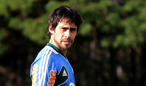 Valdivia fica de fora de jogo contra o Vasco