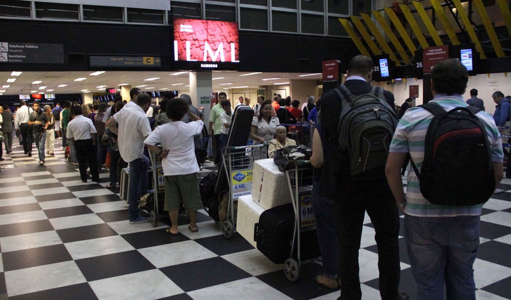 Check-in da TAM volta ao normal, diz empresa