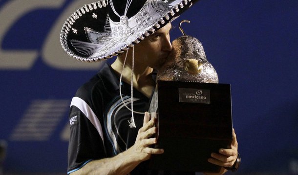 Ferrer arrasa Verdasco e é tricampeão em Acapulco