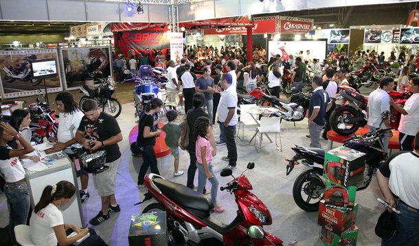 A moto como destaque