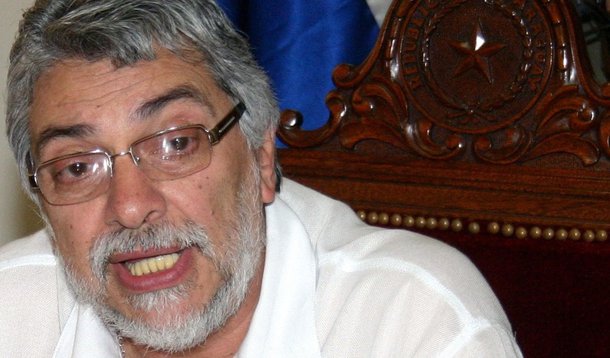 Lugo diz que quer ser "soldado da democracia"