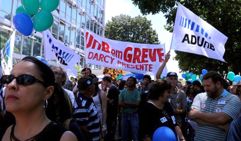 Professores da UnB recusam proposta do Governo Federal