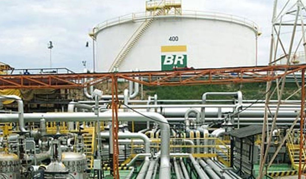 Petrobras prevê investir US$ 236,5 bi até 2016