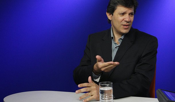 Haddad: oposição explora temas religiosos "de maneira esperta"