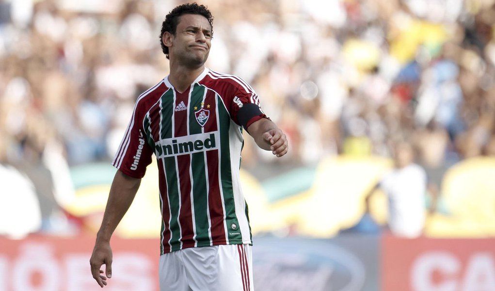 Fred desmente o pai e assegura ter se machucado