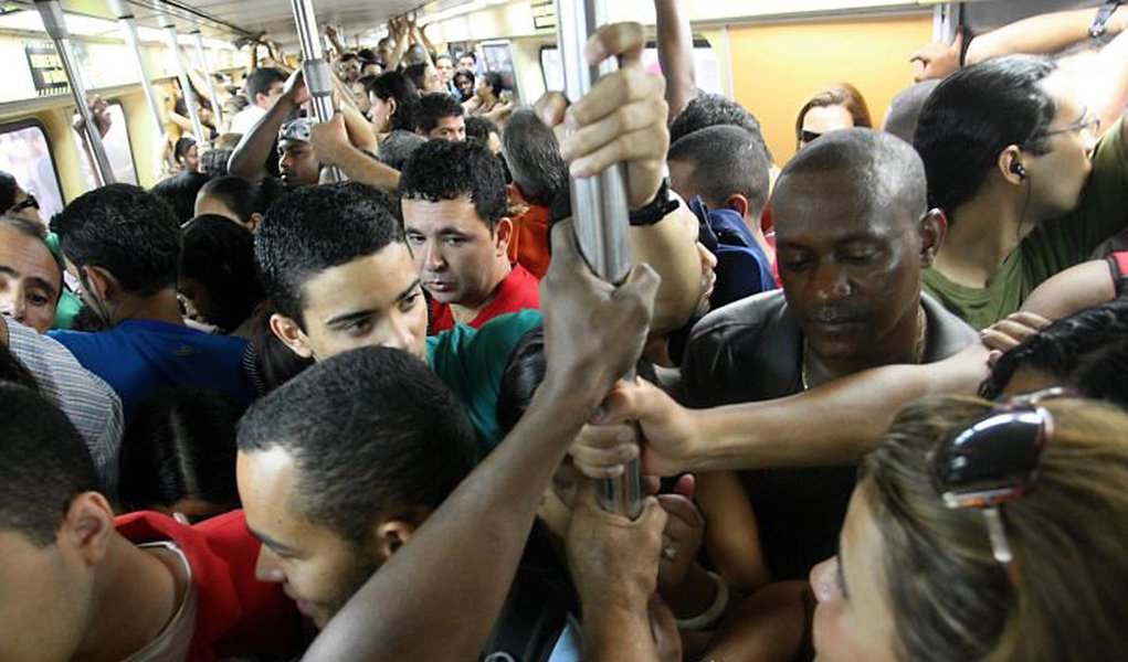 Justiça pede afastamento de presidente do metrô de SP