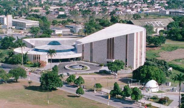 Professores da UFPE decretam greve
