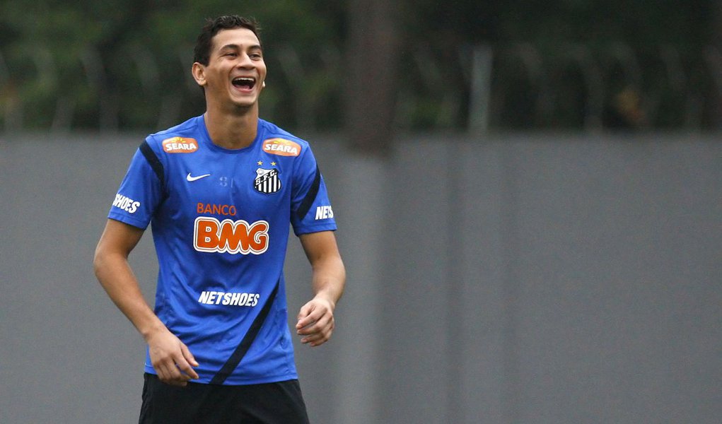 Ganso treina bem, mas Santos mantém mistério
