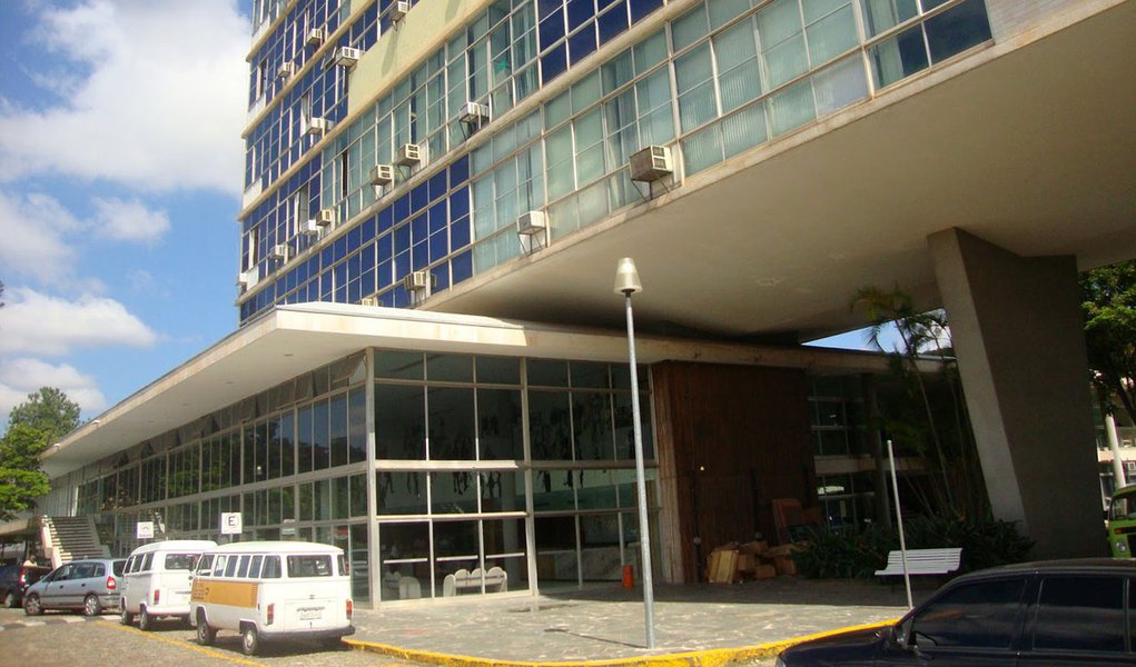 Professores da UFMG confirmam adesão à greve nacional