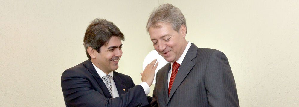 Valin promete cumprir Lei de Informação até 31/7