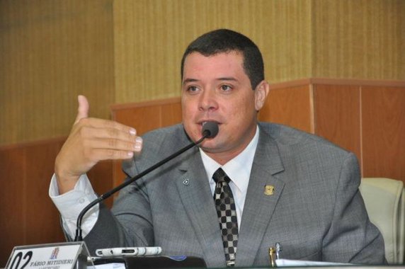 “Eleição começou muito cedo. Tem que ter cuidado pra não faltar fôlego”