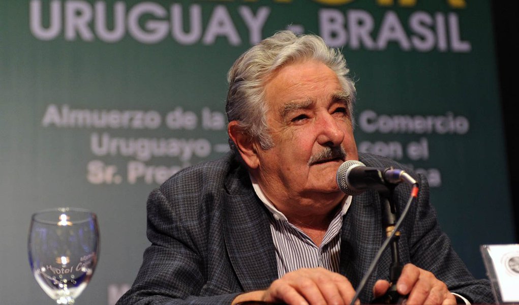 Mujica: devemos demonstrar benefícios da integração