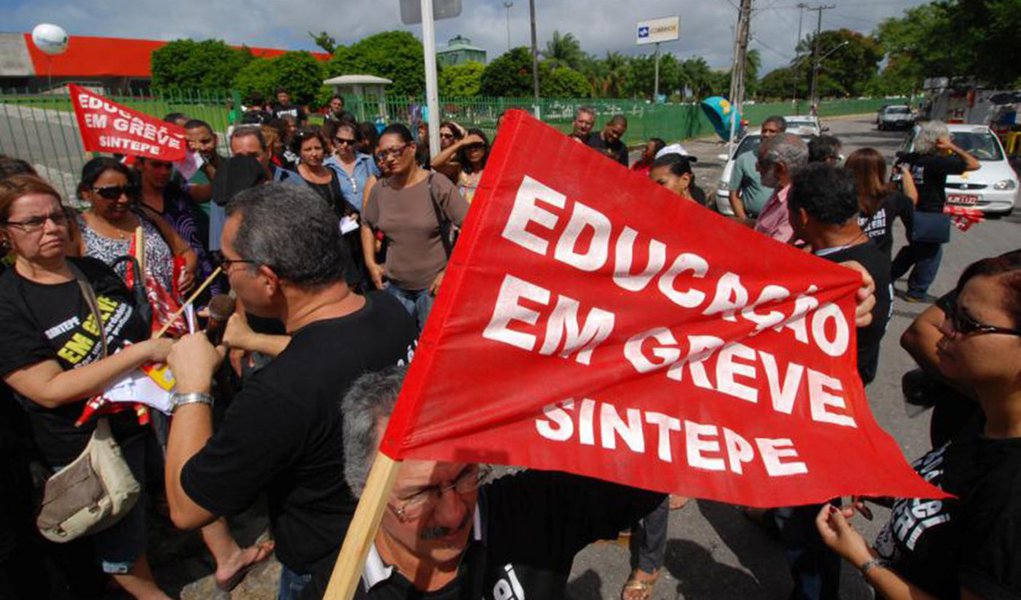 800 mil alunos ficarão sem aulas em Pernambuco