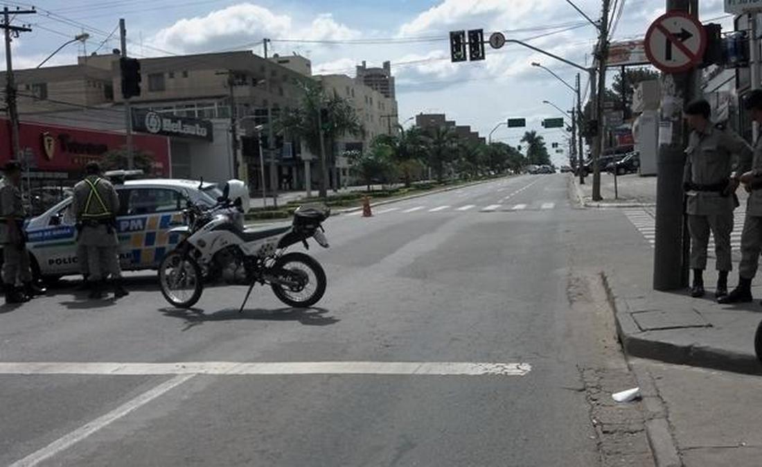 Polícia desativa granada deixada na avenida 85
