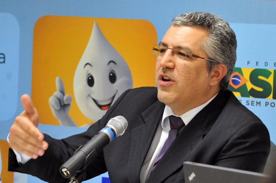 PT fecha apoio a Padilha