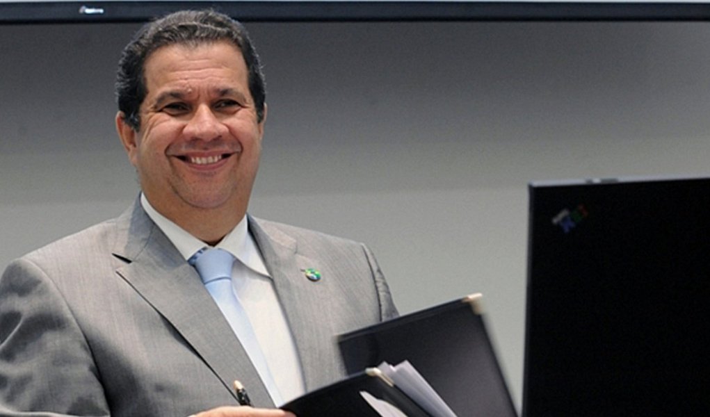 Carlos Lupi é Cidadão Baiano a partir desta sexta